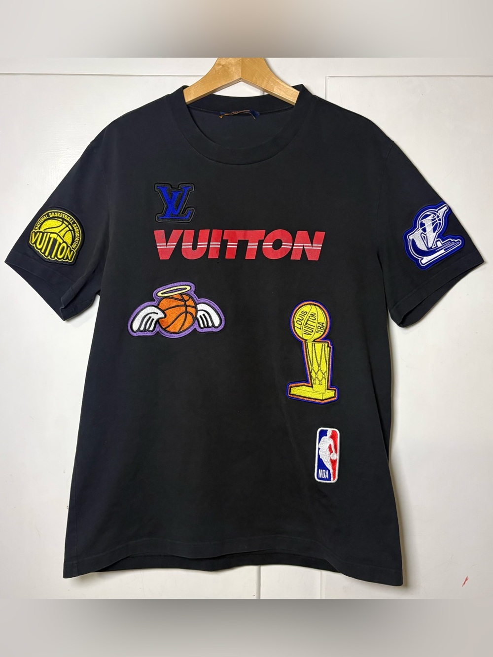 Louis Vuitton x NBA Multi Patch Short Sleeve Black Graphic T Shirt Size XL